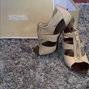 MK HEELS